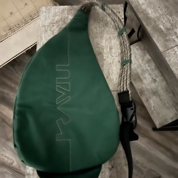 Kavu Bags Hemlock Green Crossbody Kavu Bag Worn 4 Times And Freshly